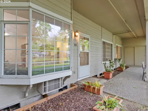 13775 SW Scholls Ferry Rd APT 102, Beaverton, OR 97008