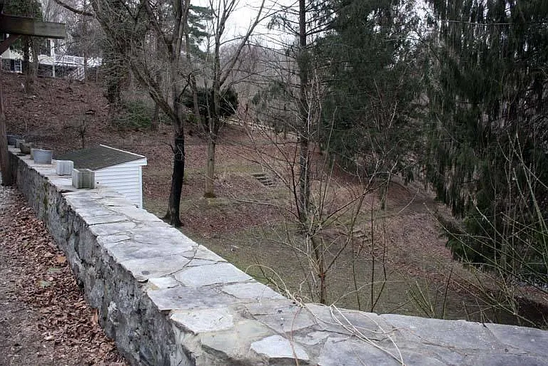 View of the yard
