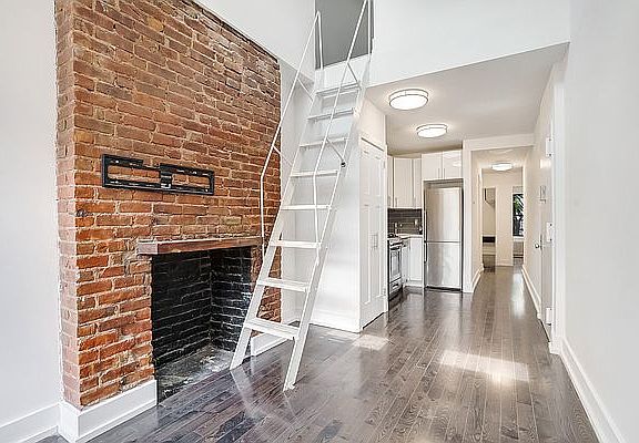 3rd image of 210 Avenue B APT 4s