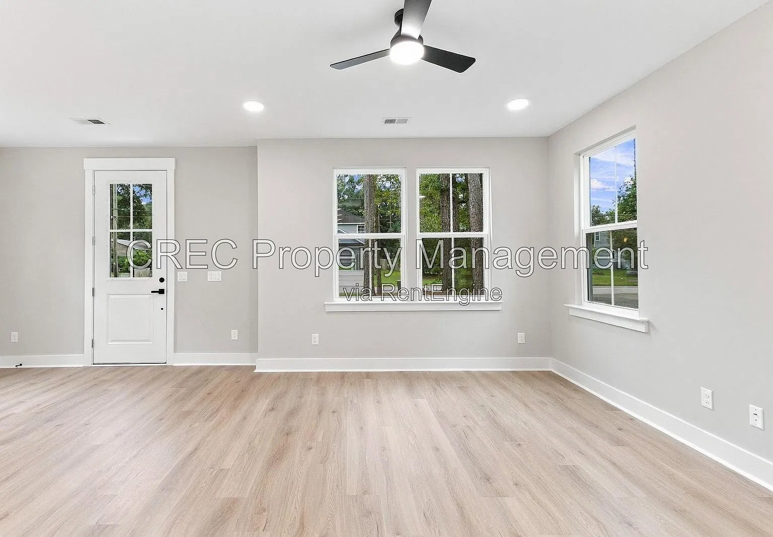 3 bed, 2.5 bath, 1586 sqft, $2,200 — Photo 3