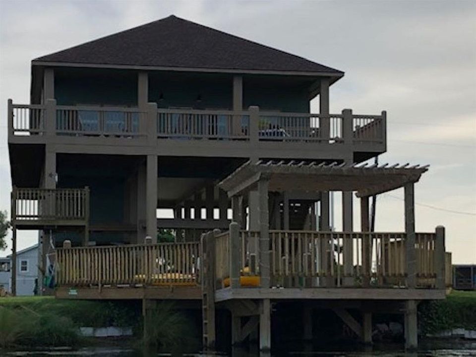 1st image of 1018 Lakewood Dr
