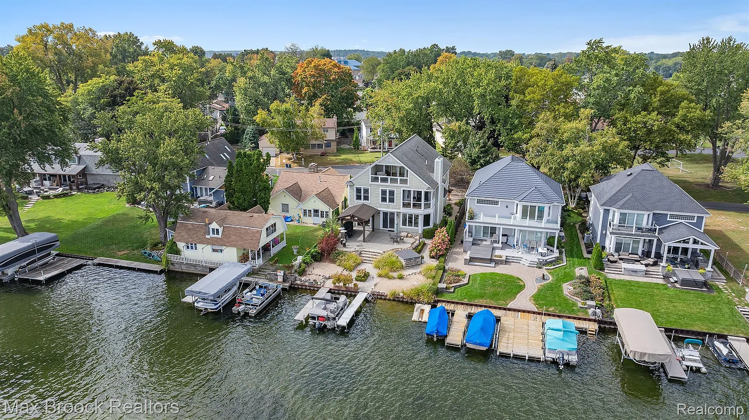 1701 Rustic Ln photo 1