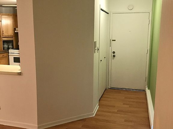 4th image of 14012 Waterbury Dr #1302