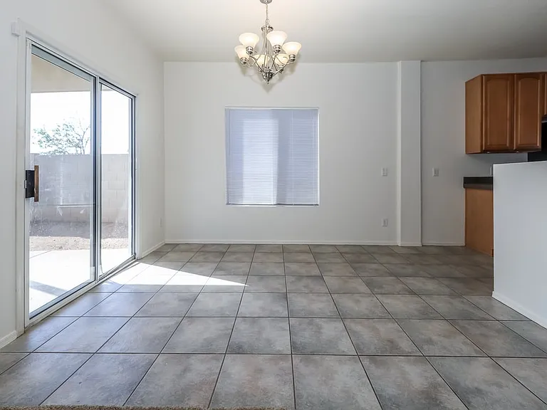 2083 S McConnell Dr — Photo 7