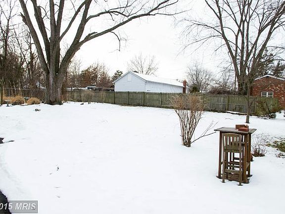 5th image of 2405 Ross St