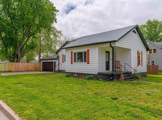 1228 N Ottawa St, Lincoln, IL 62656