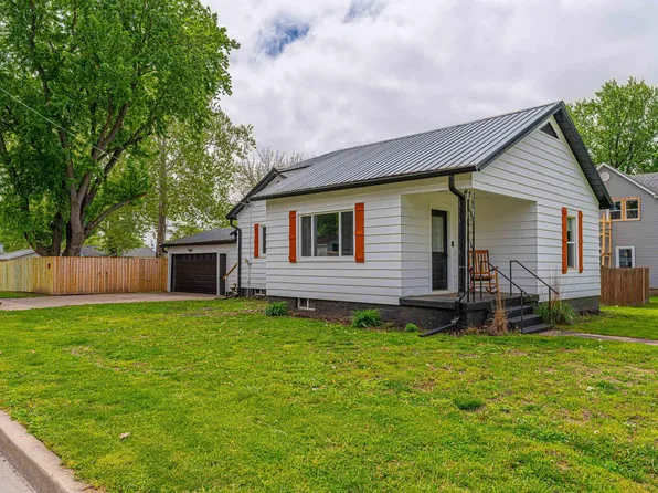 1228 N Ottawa St, Lincoln, IL 62656