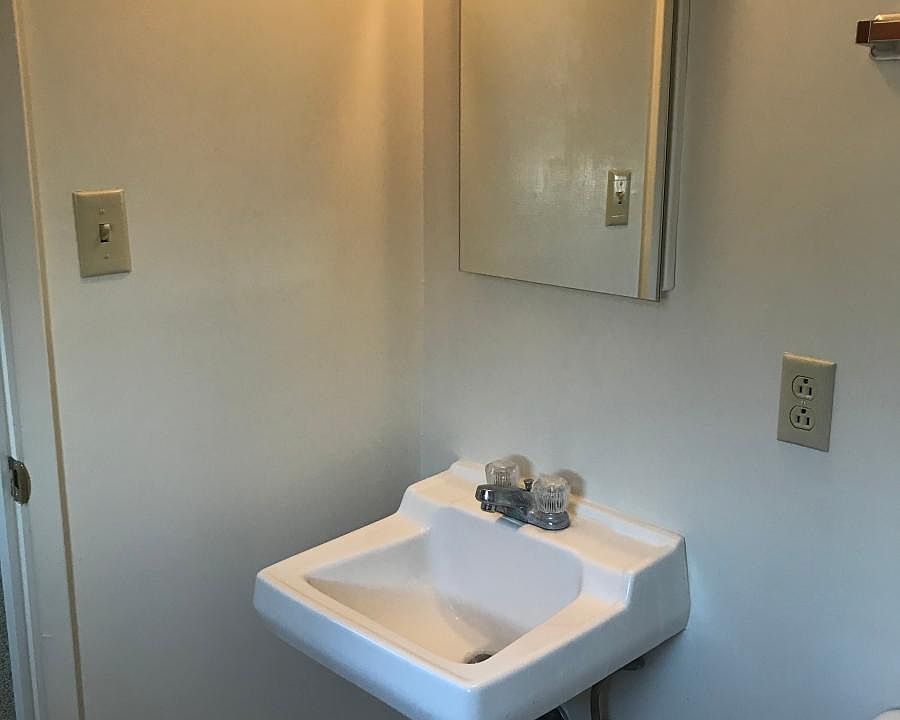1st image of 185 Rainier St APT 5