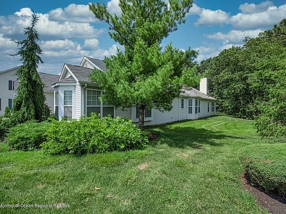 3rd image of 16 Winding River Ct