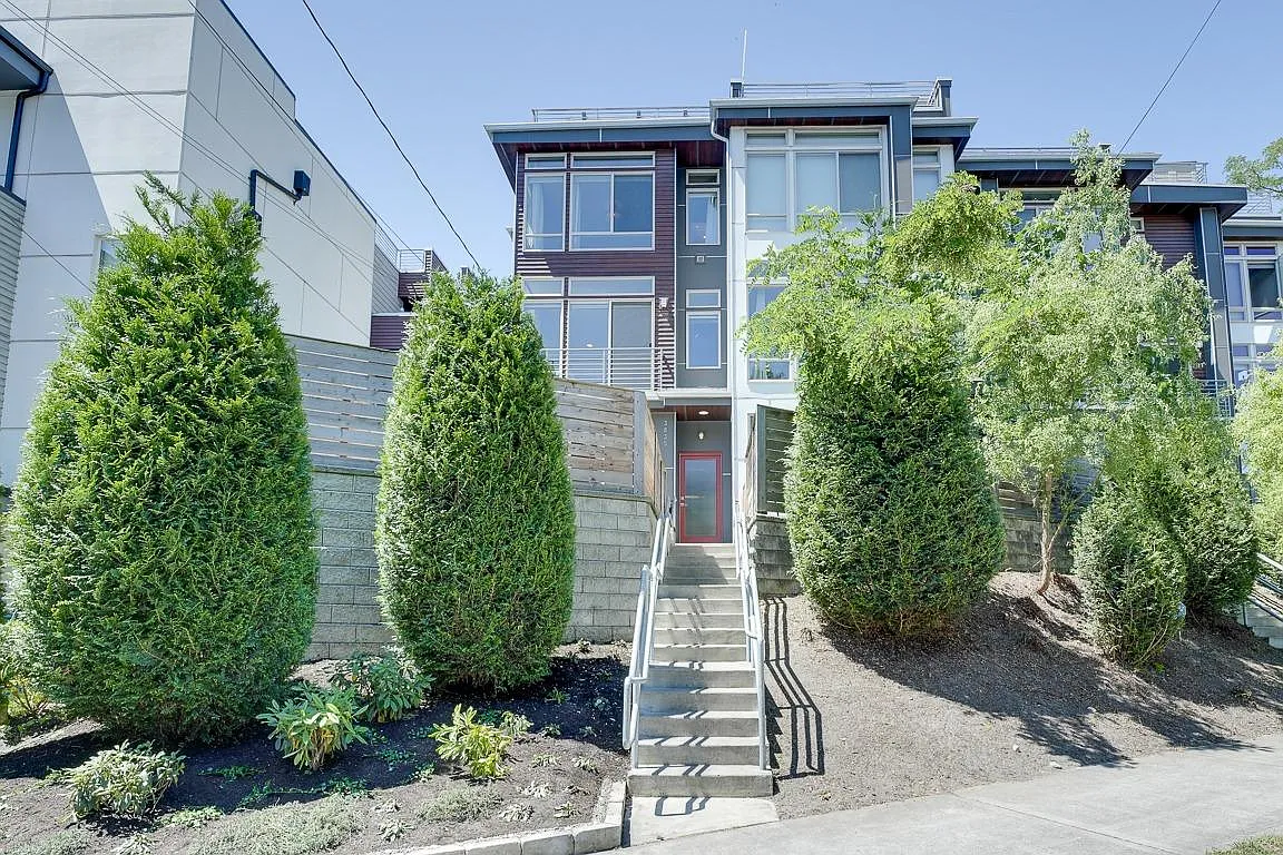 3 bed, 3.5 bath, 1290 sqft, $3,950 — Photo 1