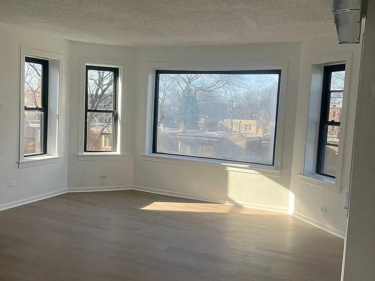 8445 S Ingleside Ave — Photo 8