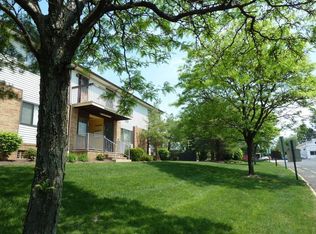 1302 Cricket Ln, Woodbridge, NJ 07095