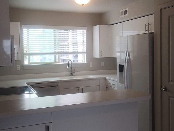 5th image of 1026 N 1090 W #304-1