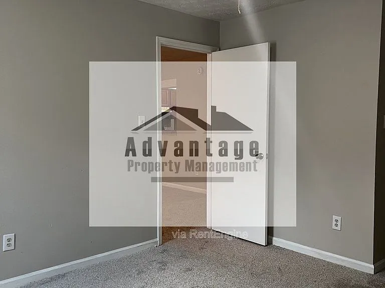 980 Ohara Dr — Photo 12