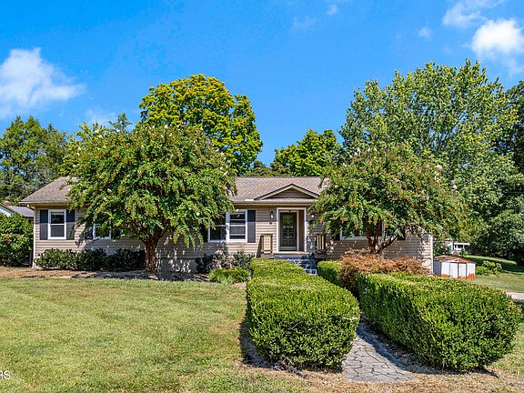 2nd image of 3308 Bluebell Ln