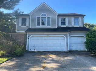 693 Winsholen Ct, Westerville, OH 43081