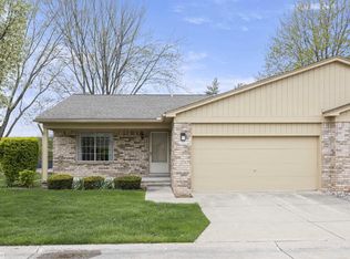 41605 Janet Cir, Clinton Township, MI 48038