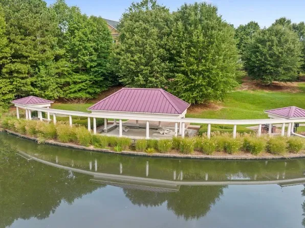 2715 Wander Ln, Alpharetta, GA 30022