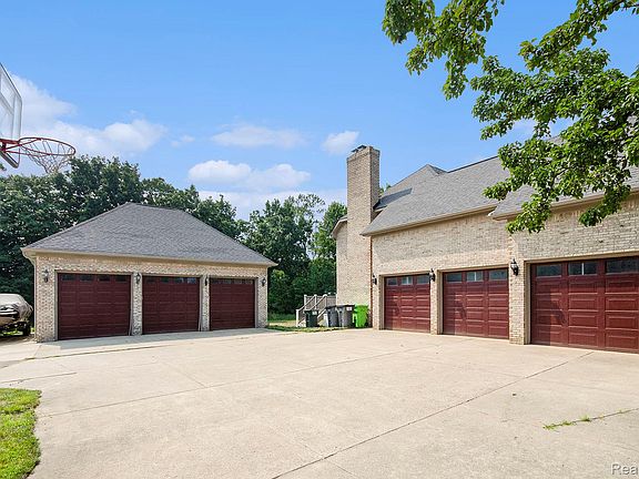 2nd image of 4196 Kensington Rd