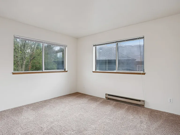 Poplar Lane Apartments — Photo 73