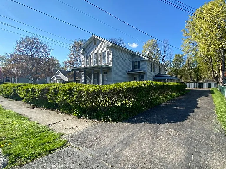 105 E William St #FRONT — Photo 1