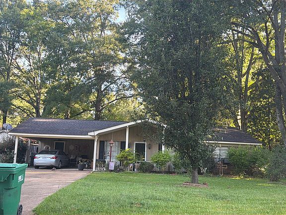 3rd image of 108 Cavalier Dr