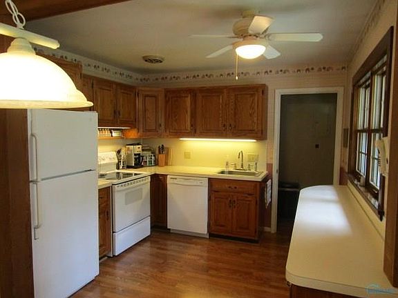 4th image of 7118 Orvieto Dr