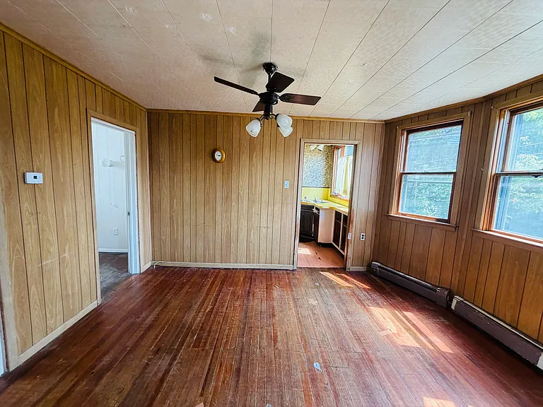 15 Henry St #1 — Photo 3