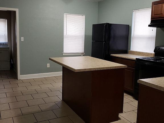 5th image of 4040 Harrison St APT 2