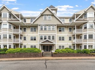 4 Sterling Hill Ln APT 424, Exeter, NH 03833