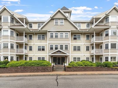 4 Sterling Hill Ln APT 424, Exeter, NH, 03833
