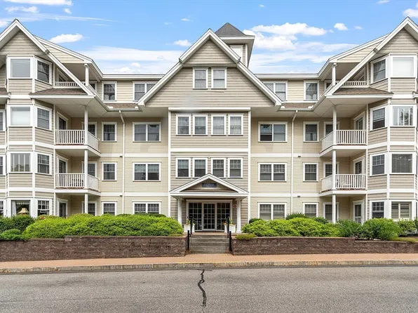 4 Sterling Hill Ln APT 424, Exeter, NH 03833