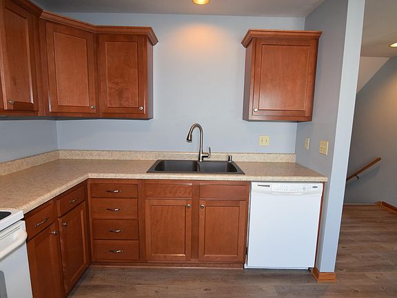 3rd image of 4515 W Westchester Sq #4515