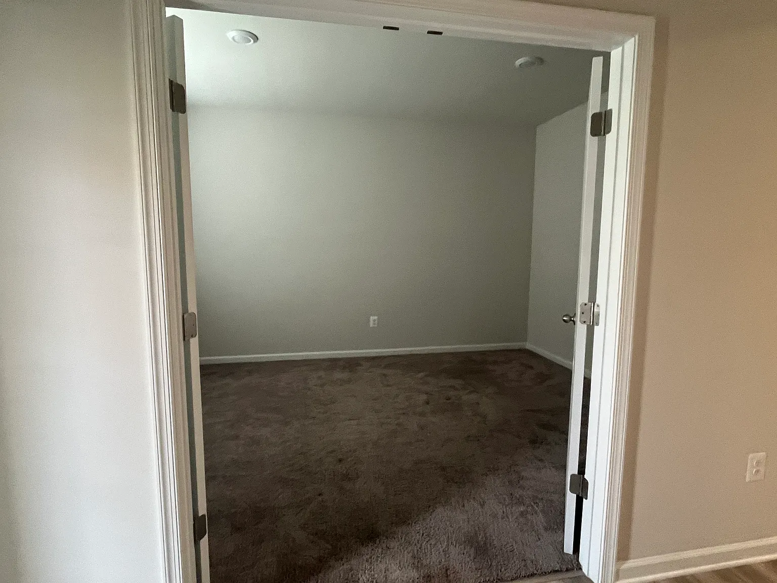 3 bed, 3.5 bath, 3422 sqft, $3,600 — Photo 3