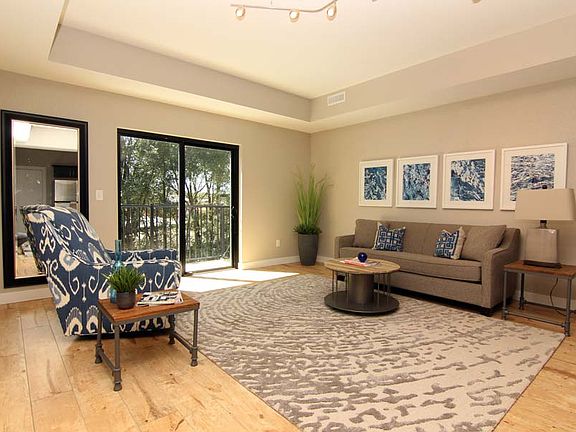 4th image of 221 E 5th St #5361397