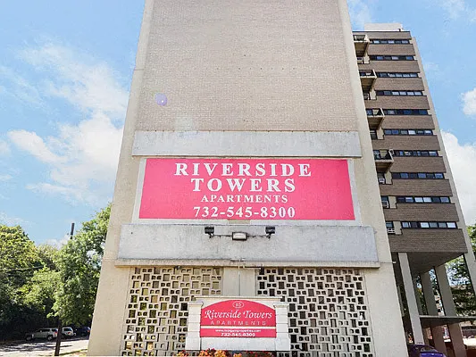 Riverside Towers Apartment Homes — Photo 24