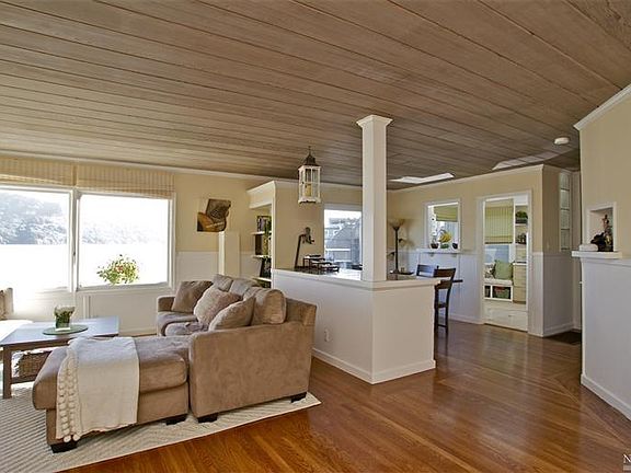 5th image of 2096 Paradise Dr