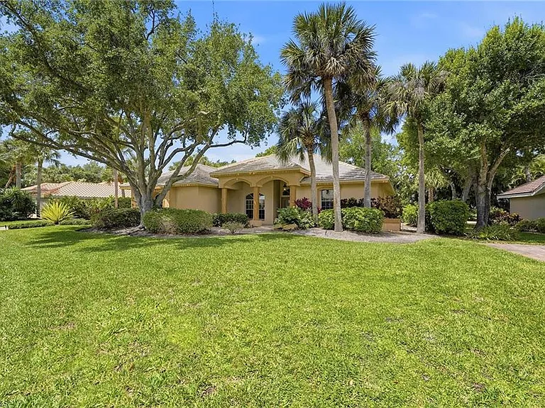 24750 Pennyroyal Dr — Photo 2