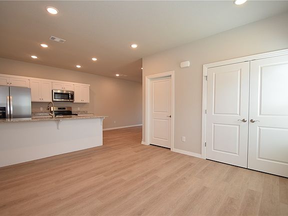 3rd image of 1508 SW Casuarina Dr #1