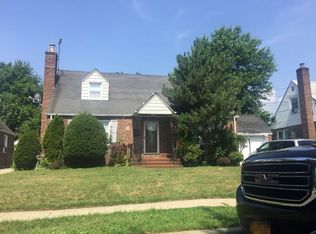 25 Rottkamp St, Valley Stream, NY 11580