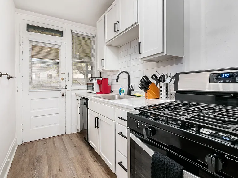 50 W Kossuth St — Photo 14