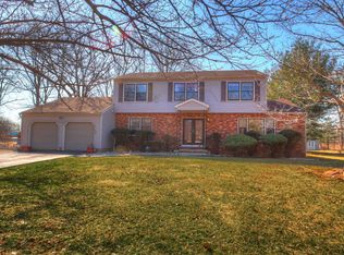 9 Sunburst Ln, Piscataway, NJ 08854