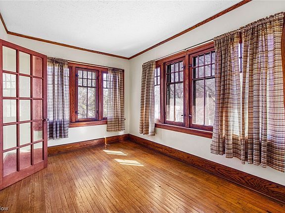 5th image of 676-680 Sherman St