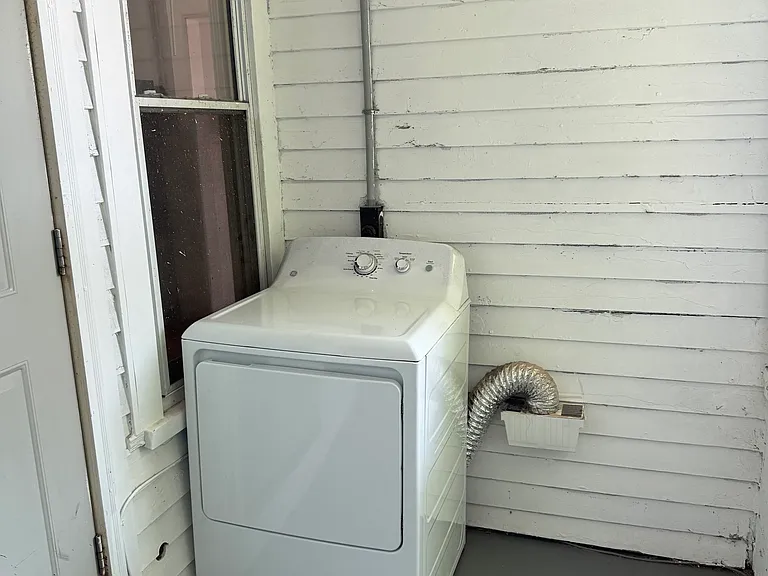 6 Grant St #2L — Photo 8