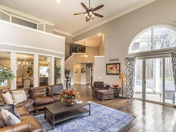 5th image of 7924 Silver Lake Ct