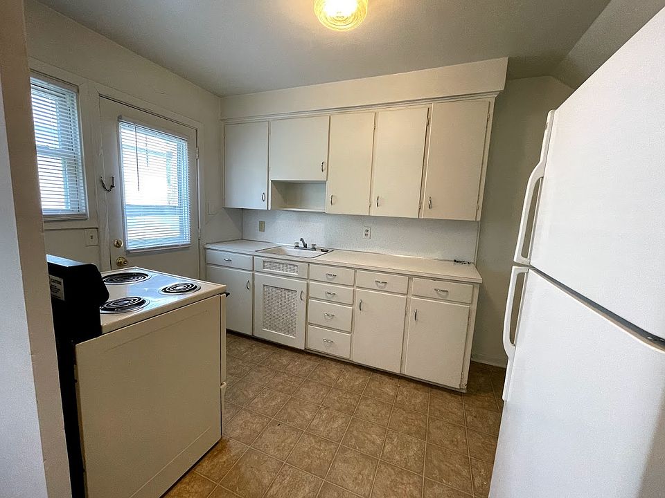 1st image of 219 Madison St