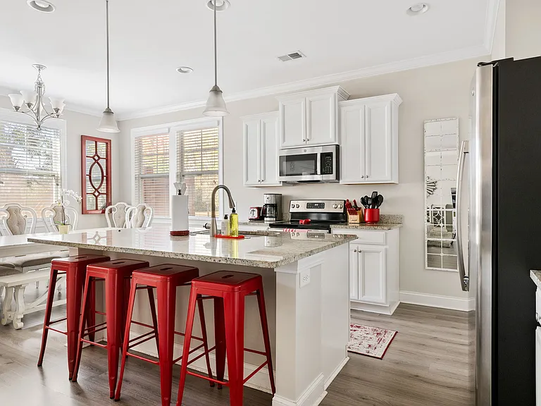 4101 Hartland St — Photo 10