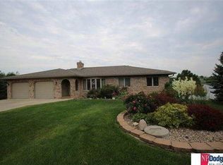 11082 W Lakeshore Dr, Blair, NE 68008