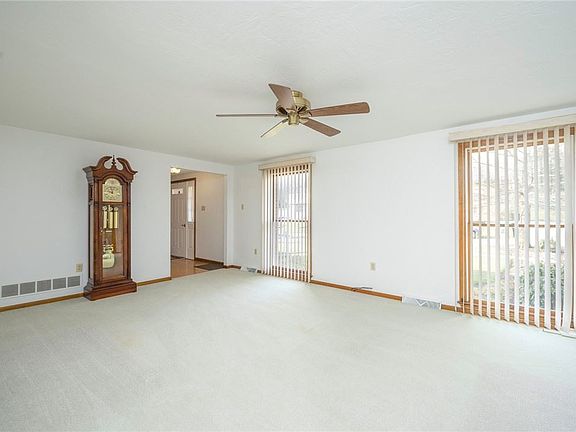 2nd image of 5941 Graybrooke Dr