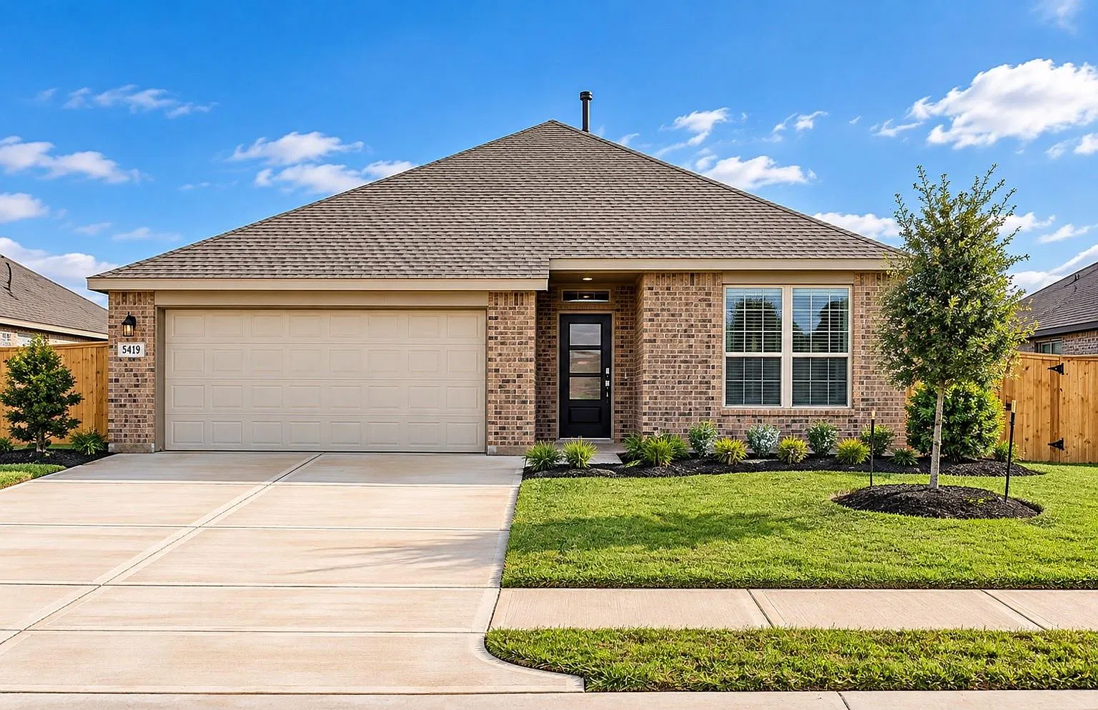 3 bed, 2.0 bath, 1801 sqft, $2,200 — Photo 1